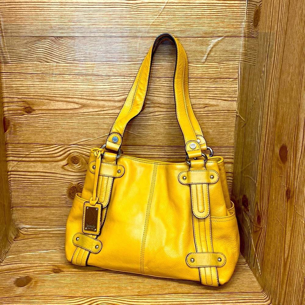 Tignanello carry all satchel in immaculate new condition canary yellow leather🔥